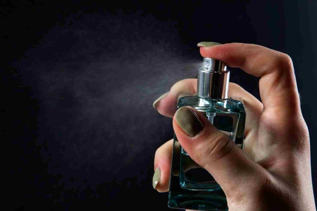 Eau De Toilette Spray: how to make eau de toilette last longer
