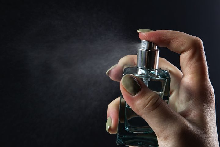 How to check for expired perfume